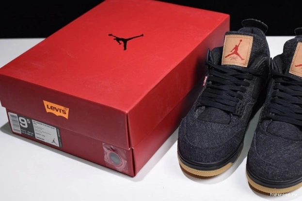 AO2571-001 Levi's x Jordan 'black' 4 Air 0527
